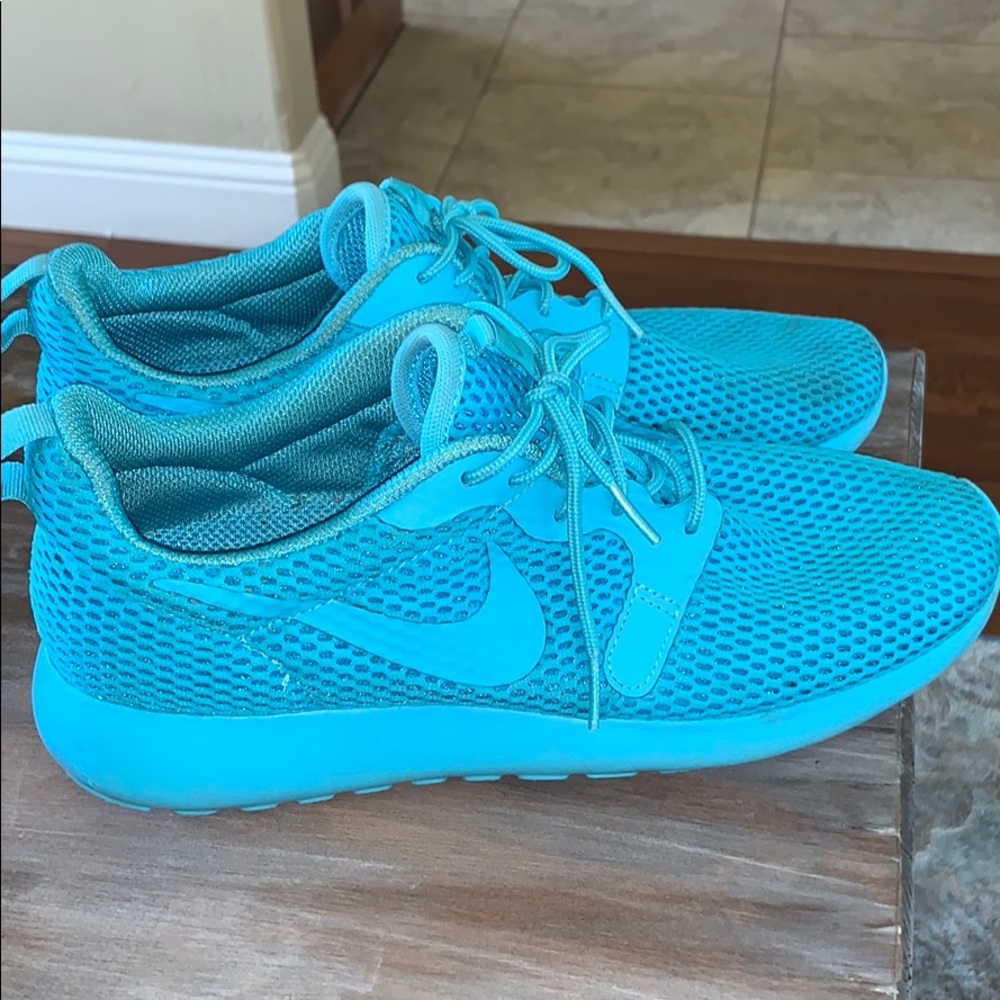 Blue Nike Roshe
